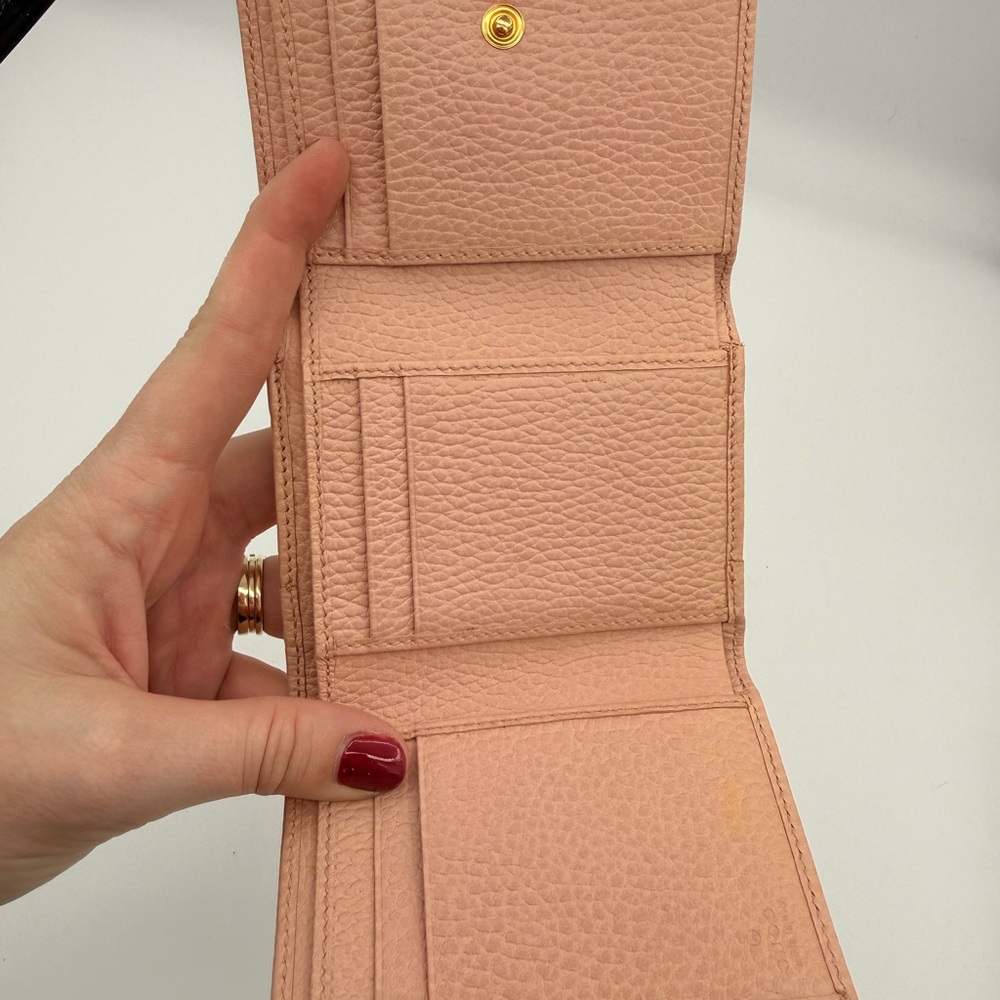Gucci Pink Leather Compact Wallet - Picture 5 of 9